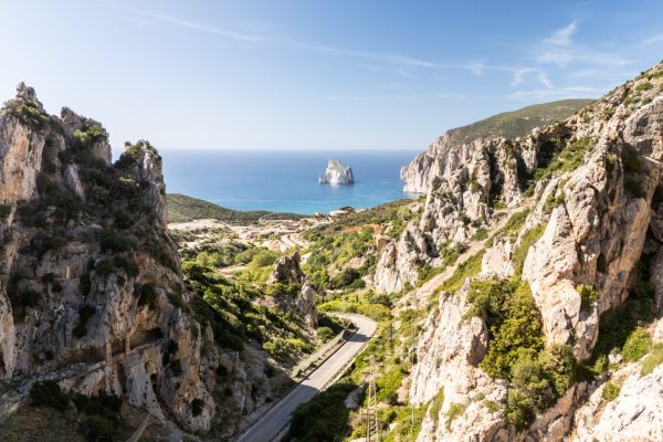 Falesie di Masua e Nebida, trekking sulla costa sud-ovest della Sardegna Falesie di Masua e Nebida, trekking sulla costa sud-ovest della Sardegna